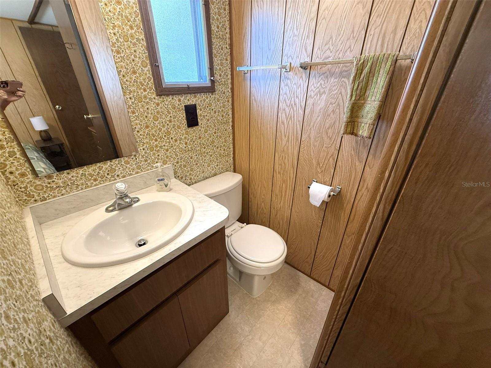 Image 22 of 42 For 212 Wolverine Avenue