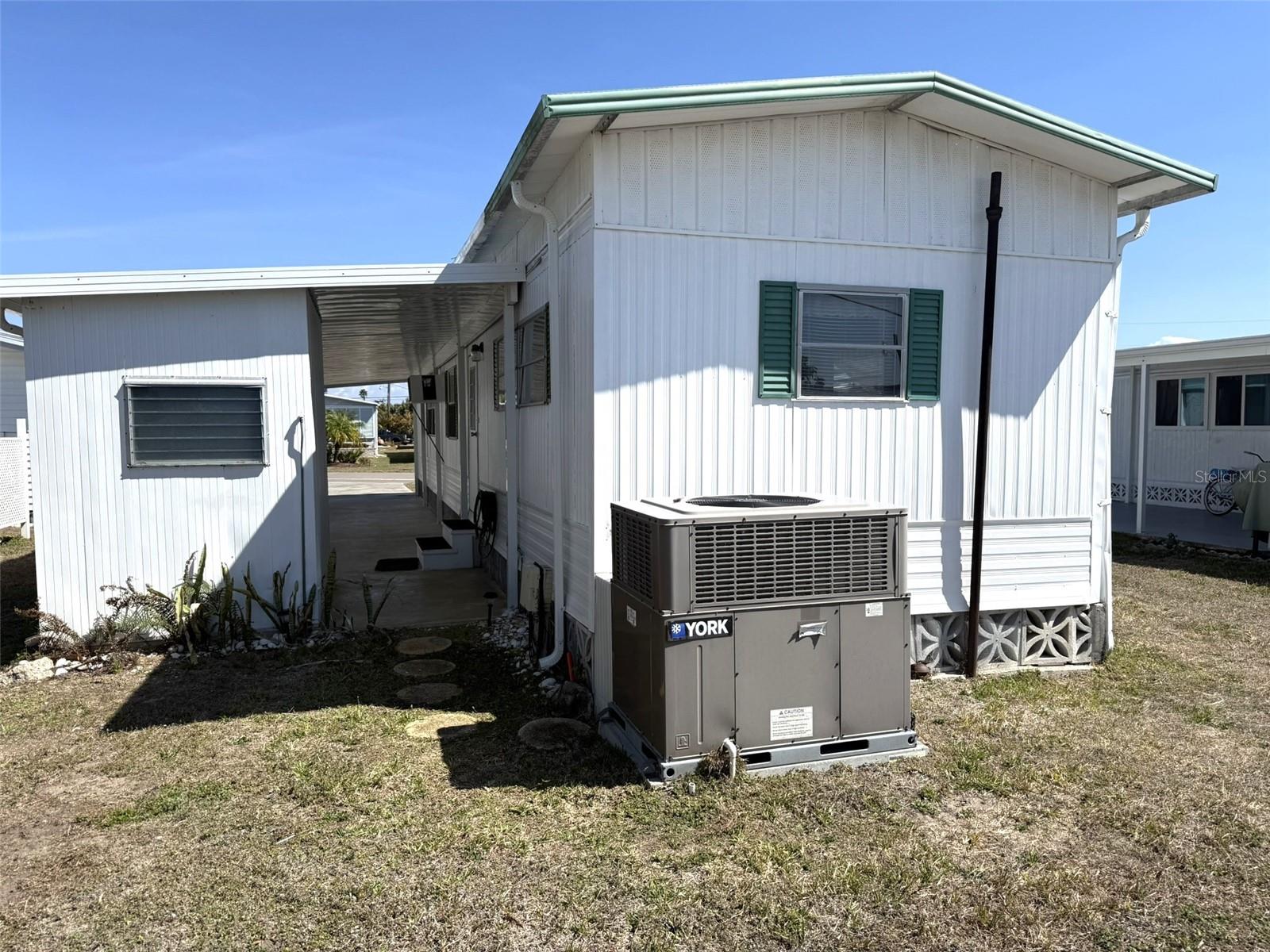 Image 8 of 42 For 212 Wolverine Avenue