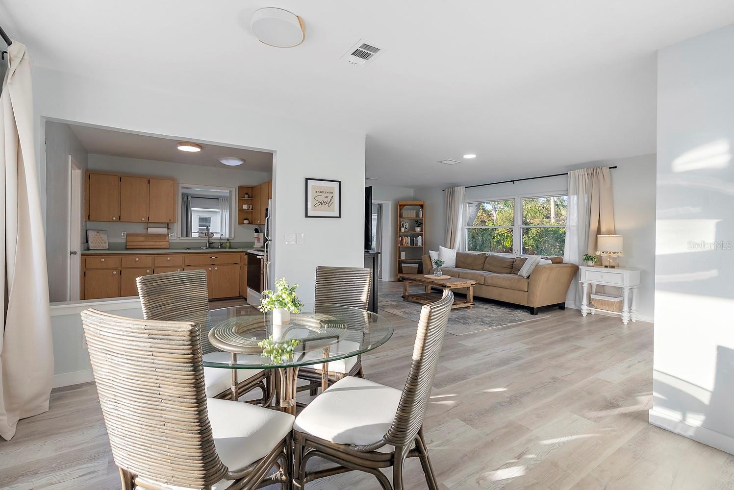 Image 13 of 39 For 514 Harbor Drive S