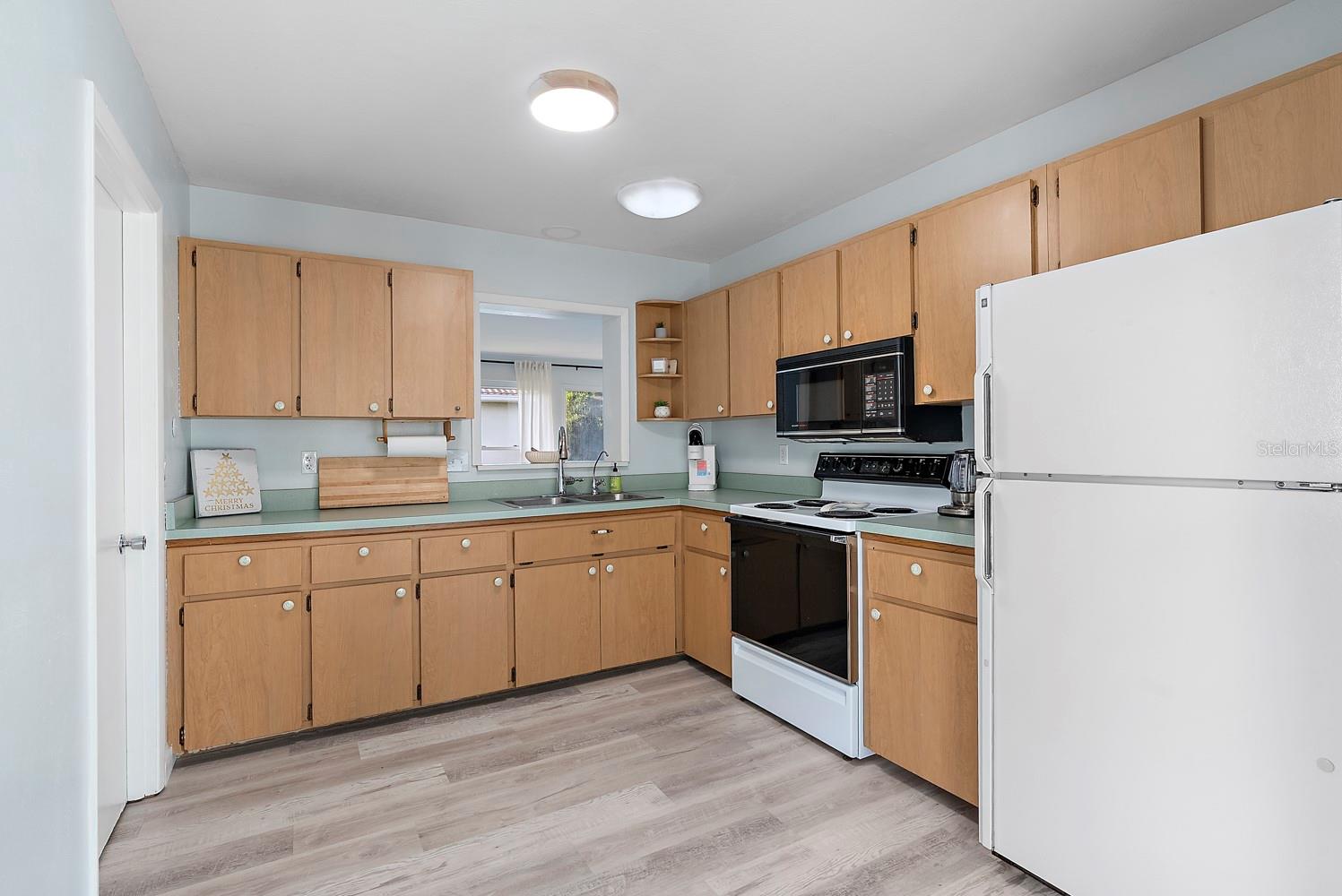 Image 14 of 39 For 514 Harbor Drive S