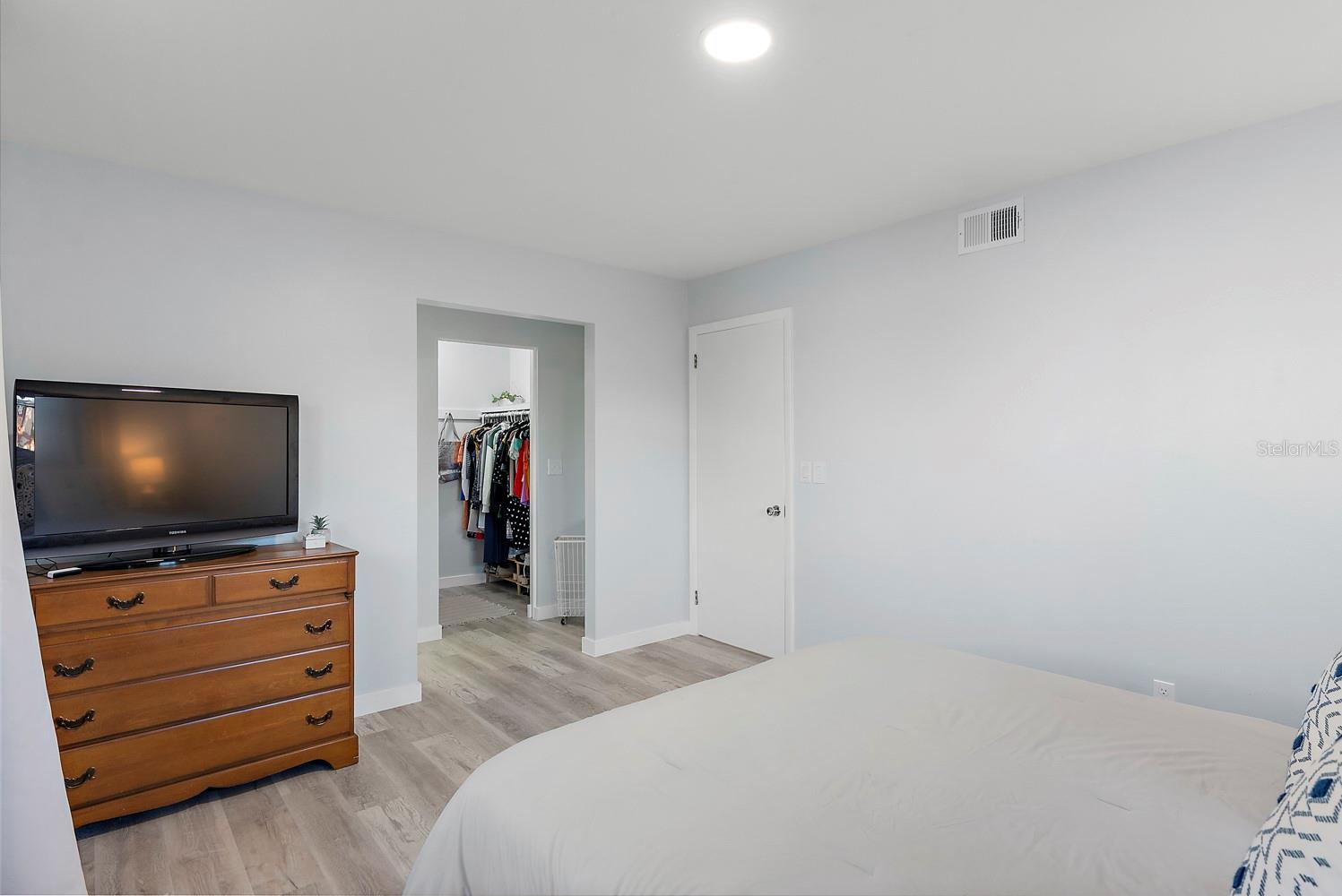 Image 19 of 39 For 514 Harbor Drive S