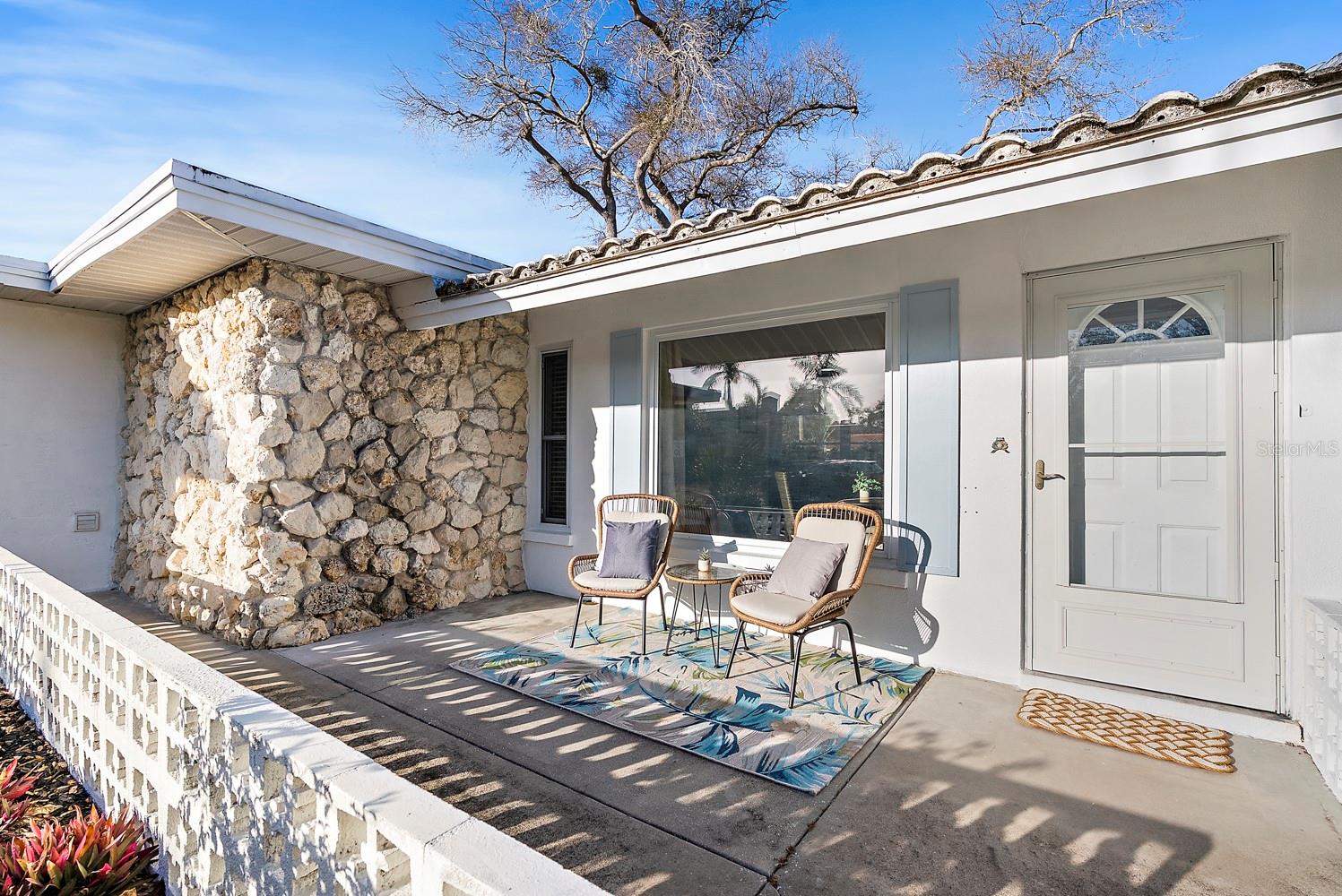 Image 2 of 39 For 514 Harbor Drive S