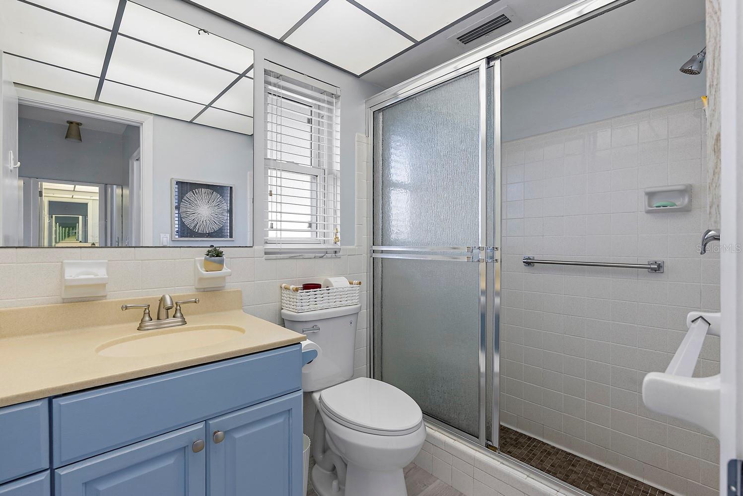 Image 20 of 39 For 514 Harbor Drive S