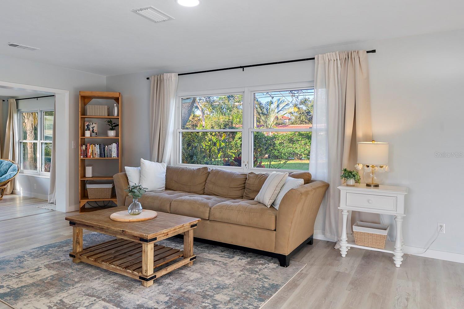 Image 22 of 39 For 514 Harbor Drive S