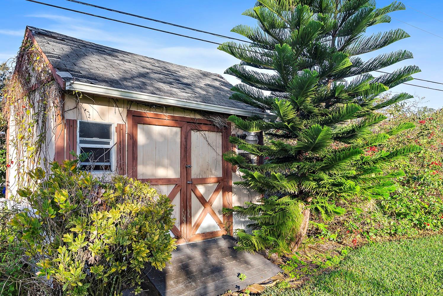 Image 26 of 39 For 514 Harbor Drive S