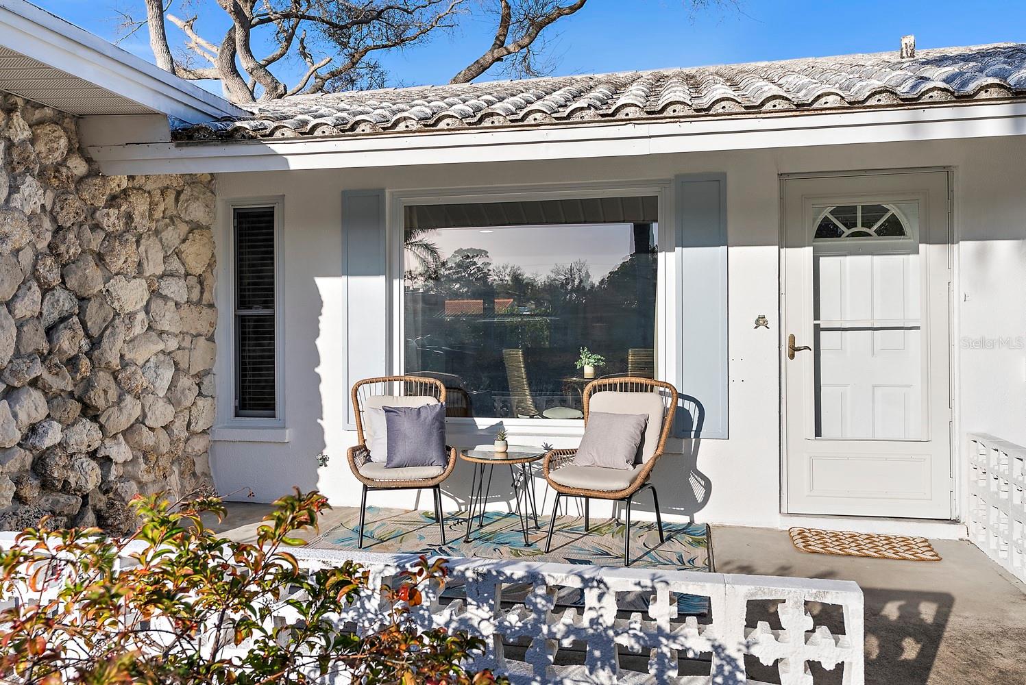 Image 3 of 39 For 514 Harbor Drive S