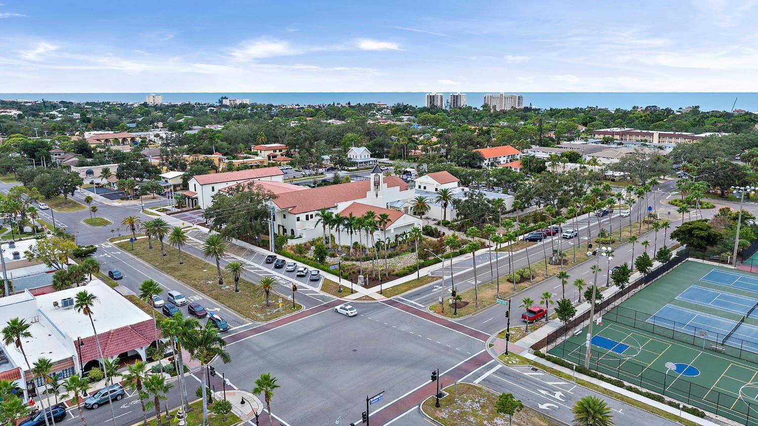 Image 33 of 39 For 514 Harbor Drive S