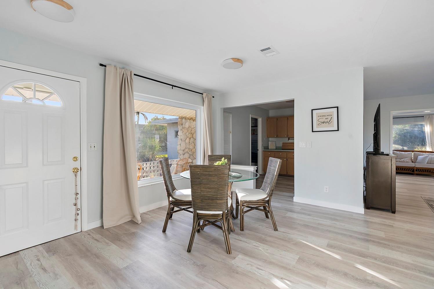 Image 5 of 39 For 514 Harbor Drive S