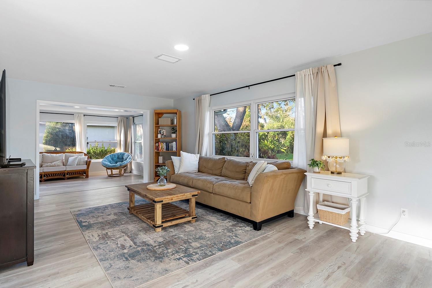 Image 6 of 39 For 514 Harbor Drive S