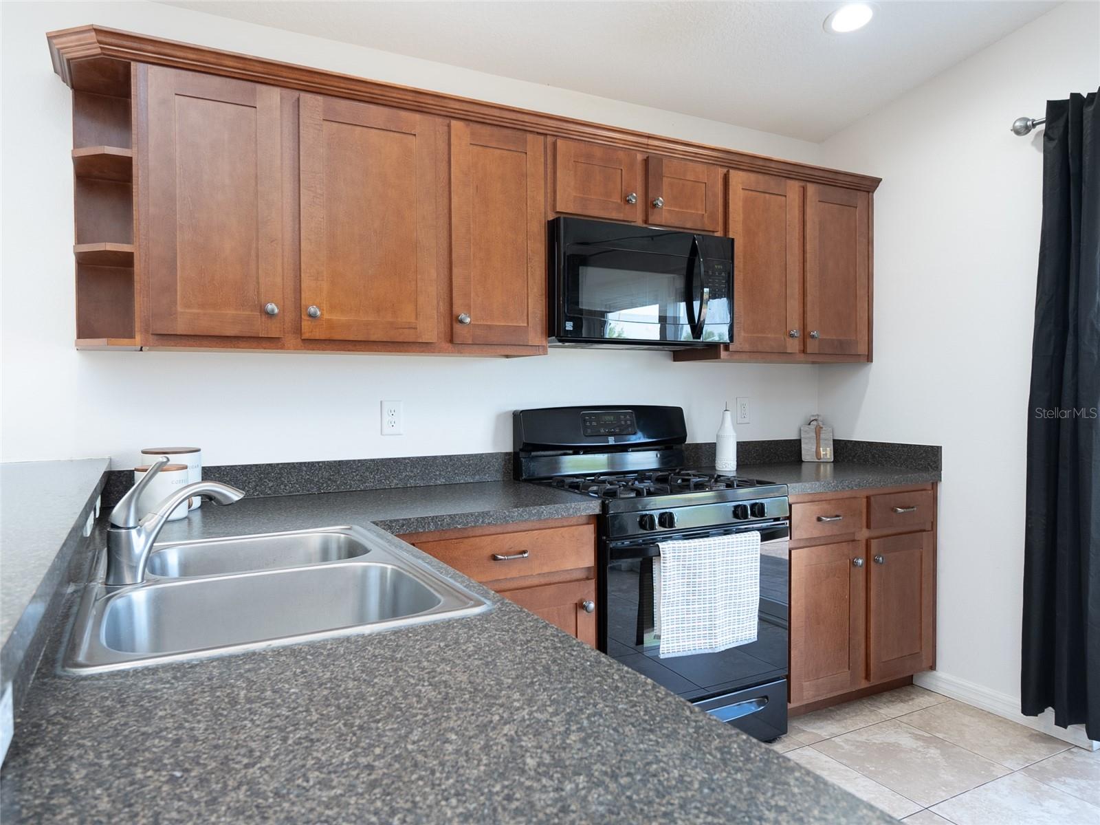 Image 9 of 32 For 4835 San Ortebello Drive