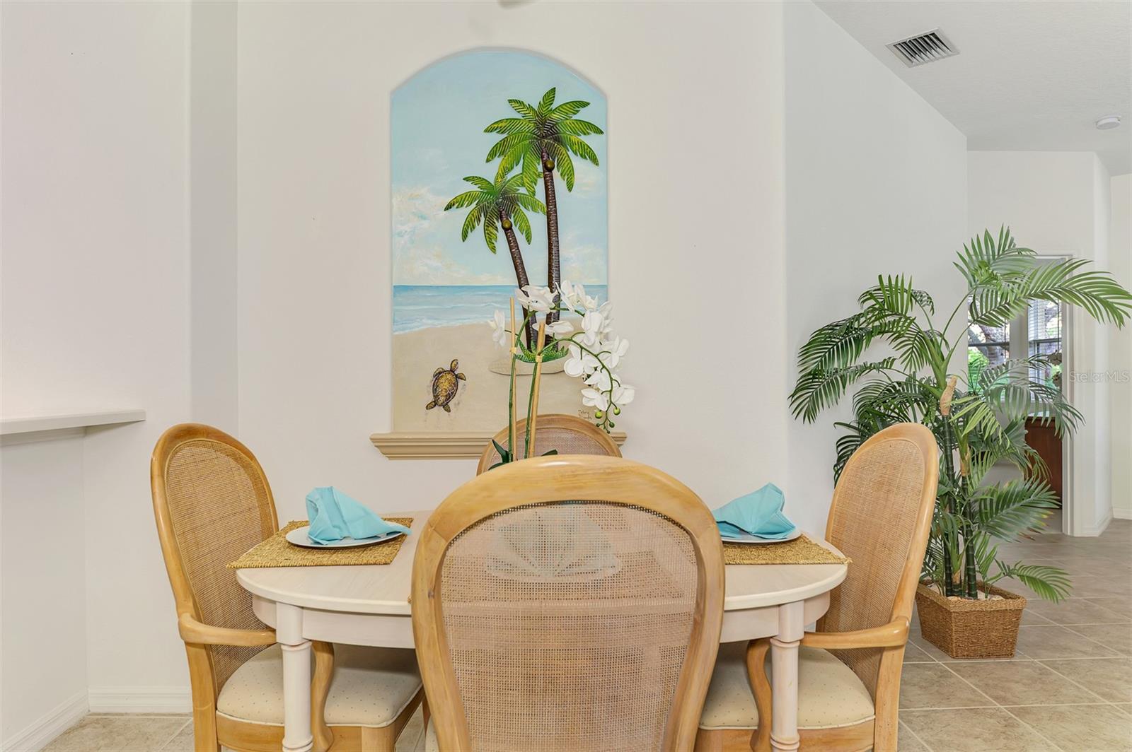 Image 22 of 95 For 9367 Carnaby Drive