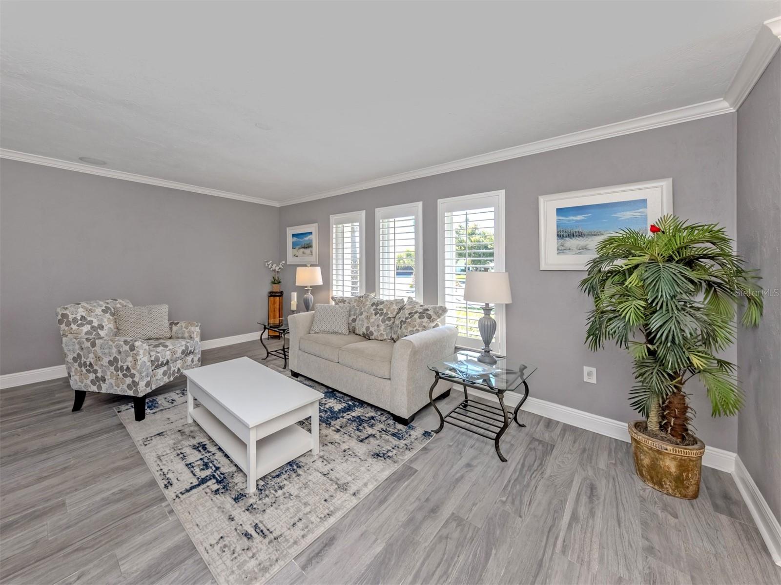 Listing photo id 0 for 1832 Ironwood Court