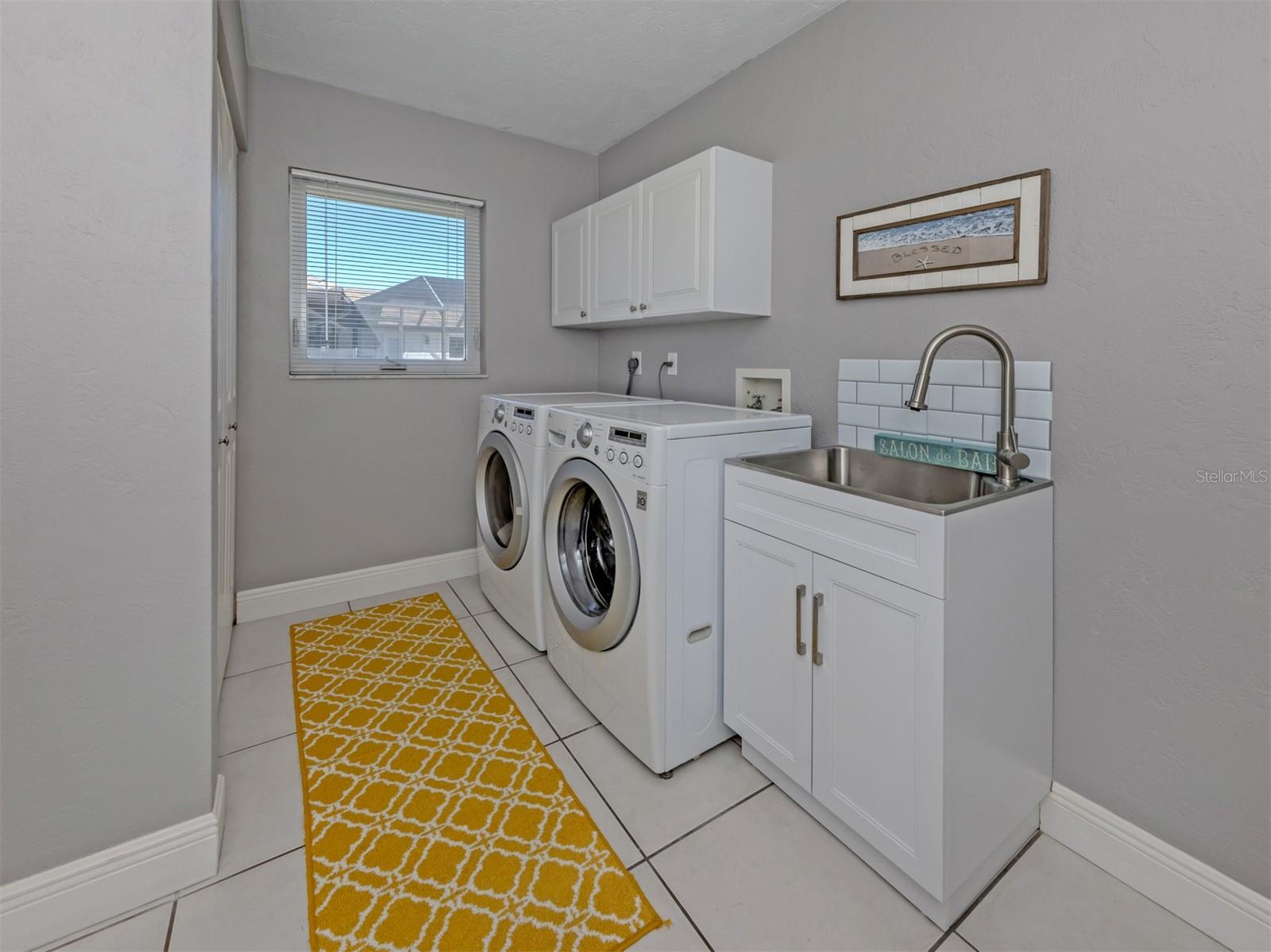 Listing photo id 19 for 1832 Ironwood Court