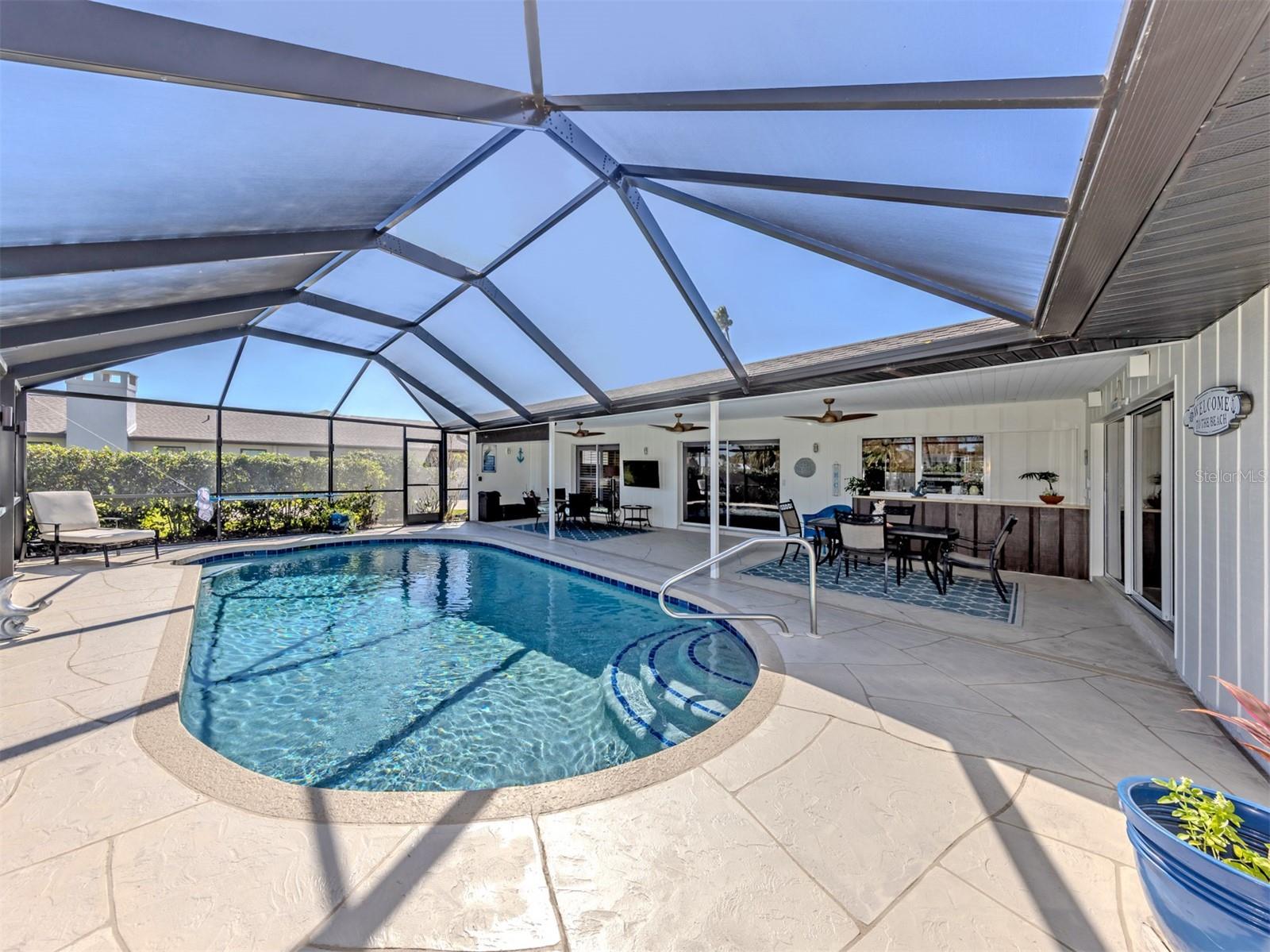 Listing photo id 21 for 1832 Ironwood Court