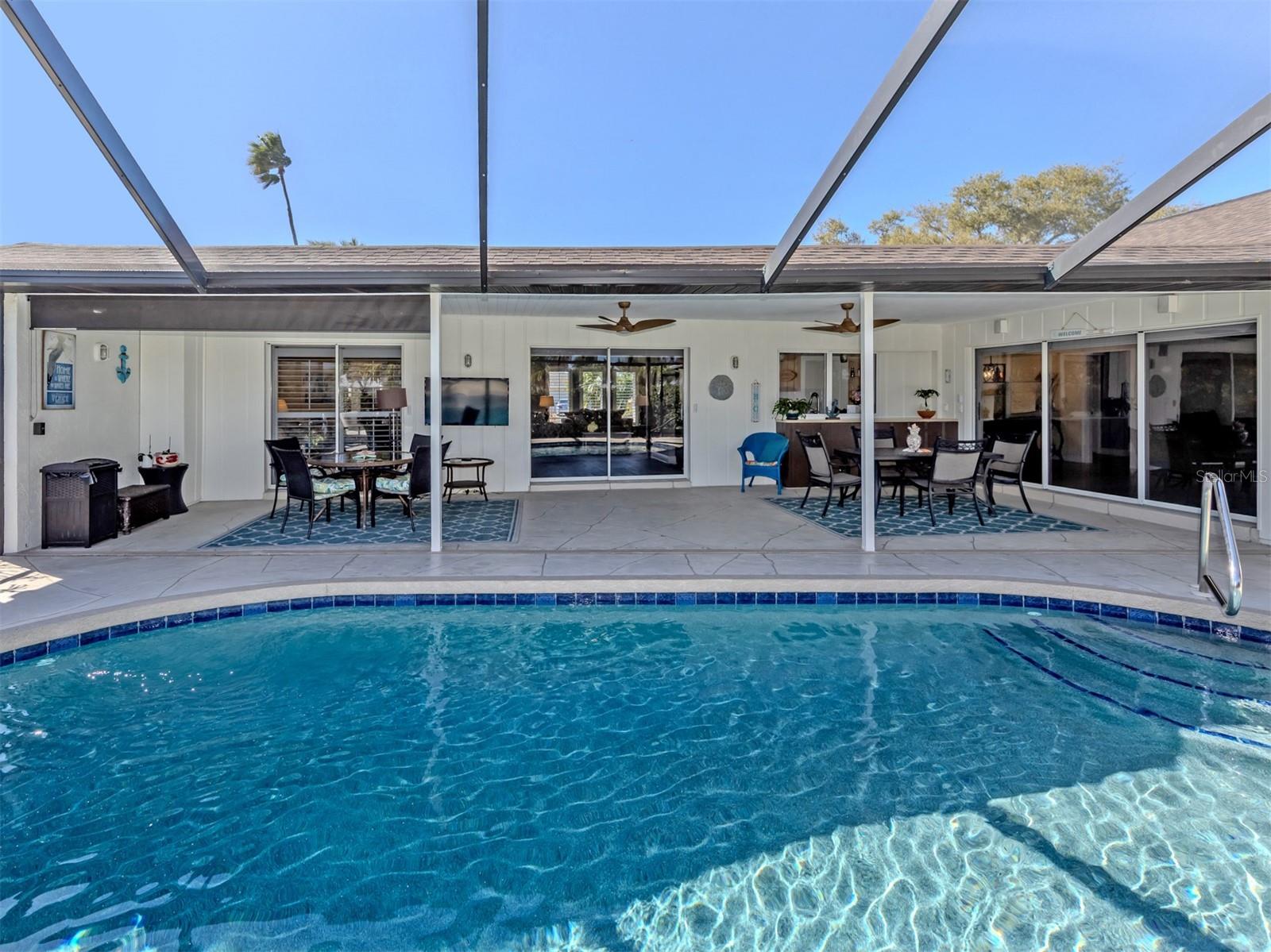 Listing photo id 24 for 1832 Ironwood Court