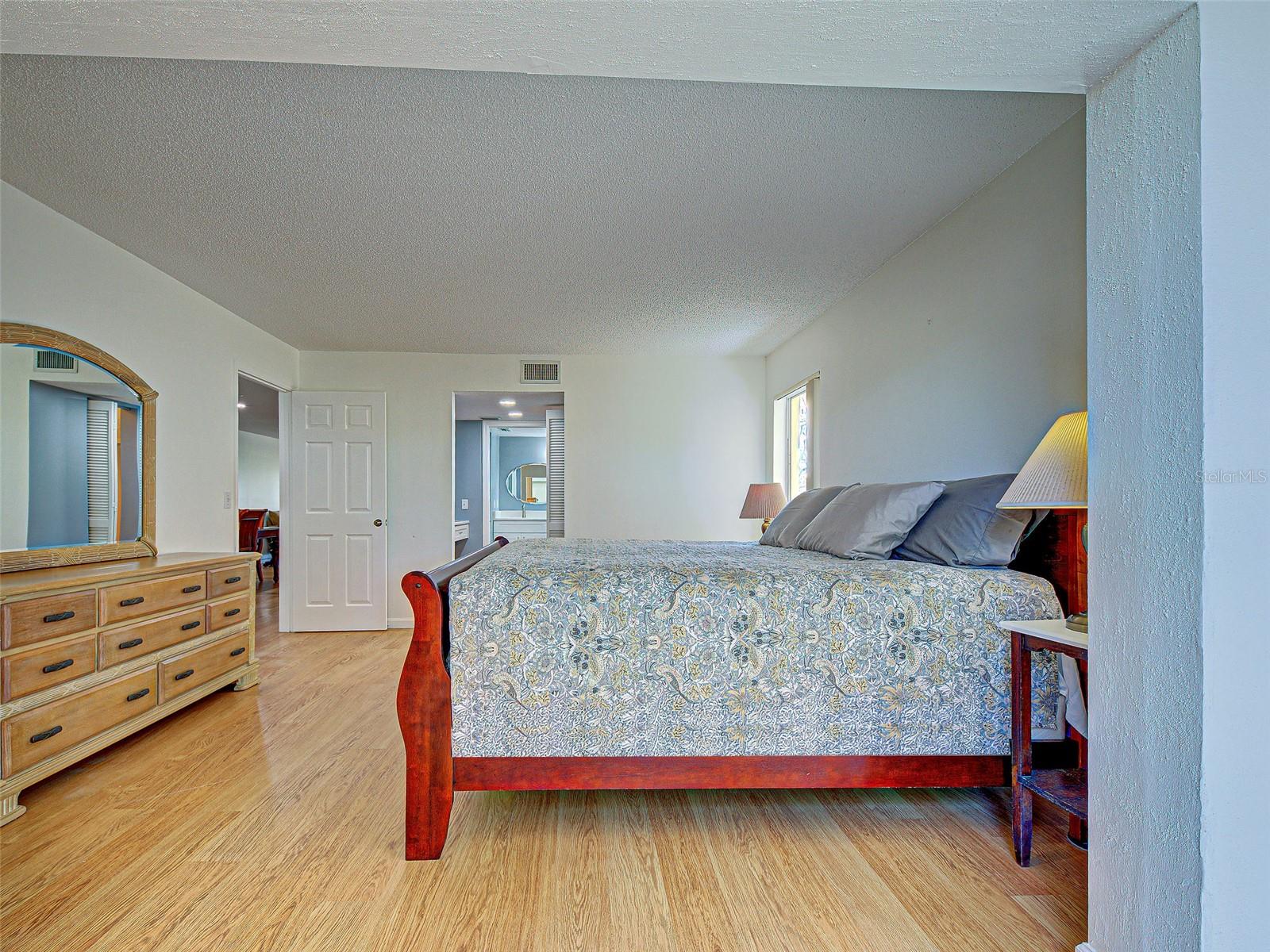 Image 19 of 52 For 414 Cerromar Circle S 152