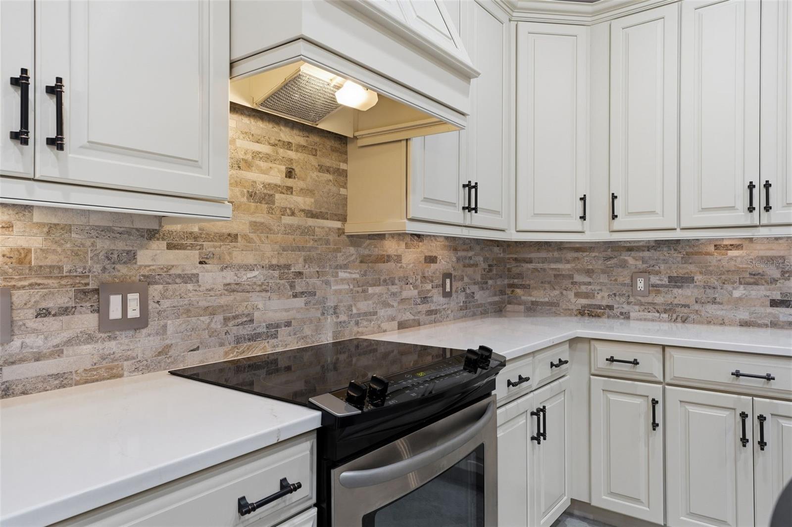 Image 22 of 93 For 434 Tremingham Way