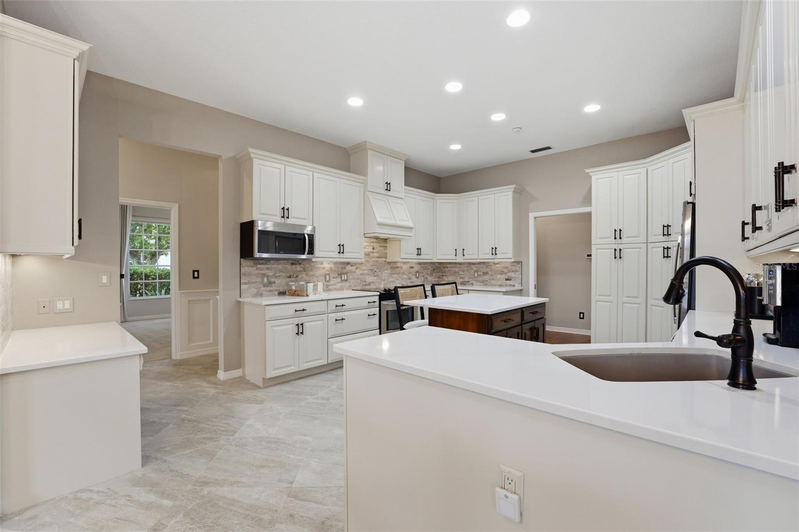 Image 25 of 93 For 434 Tremingham Way