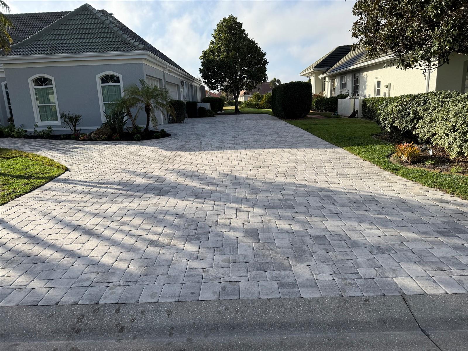 Image 4 of 93 For 434 Tremingham Way