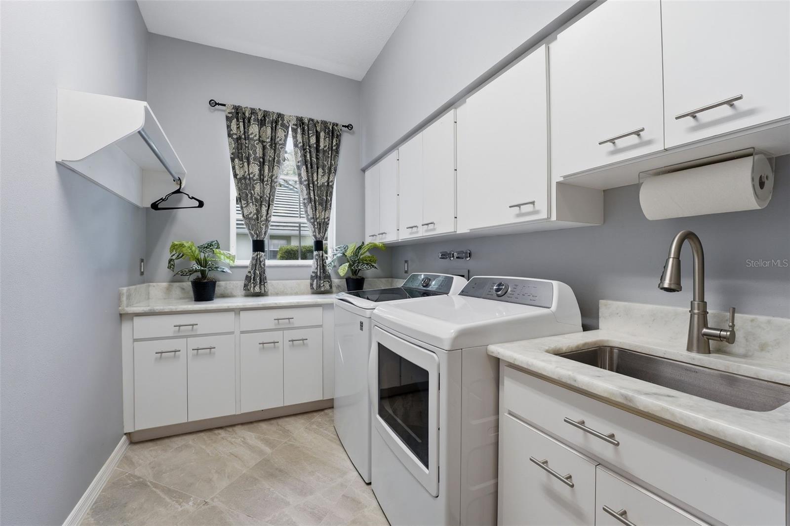 Image 42 of 93 For 434 Tremingham Way