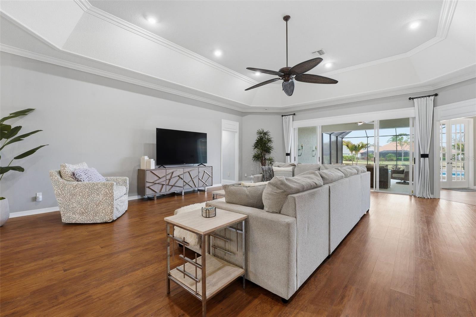 Image 8 of 93 For 434 Tremingham Way