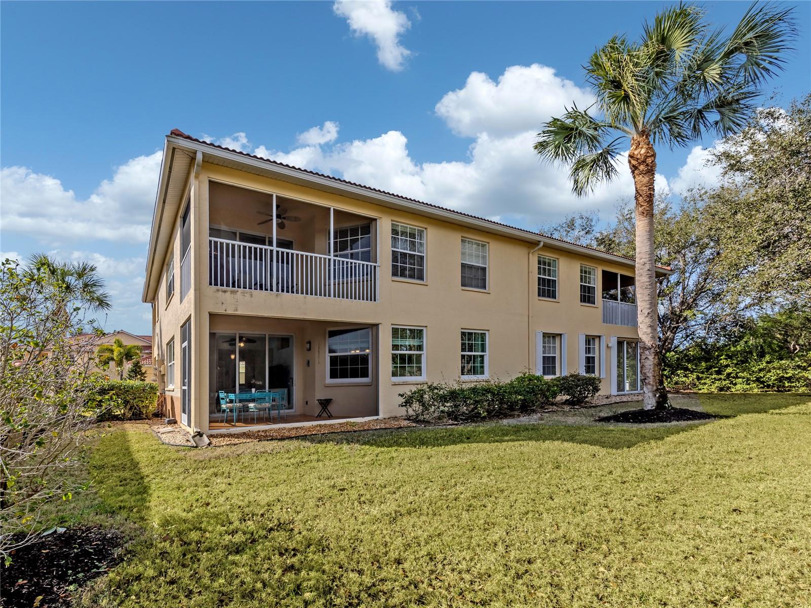 Image 20 of 29 For 902 Casa Del Lago Way 902