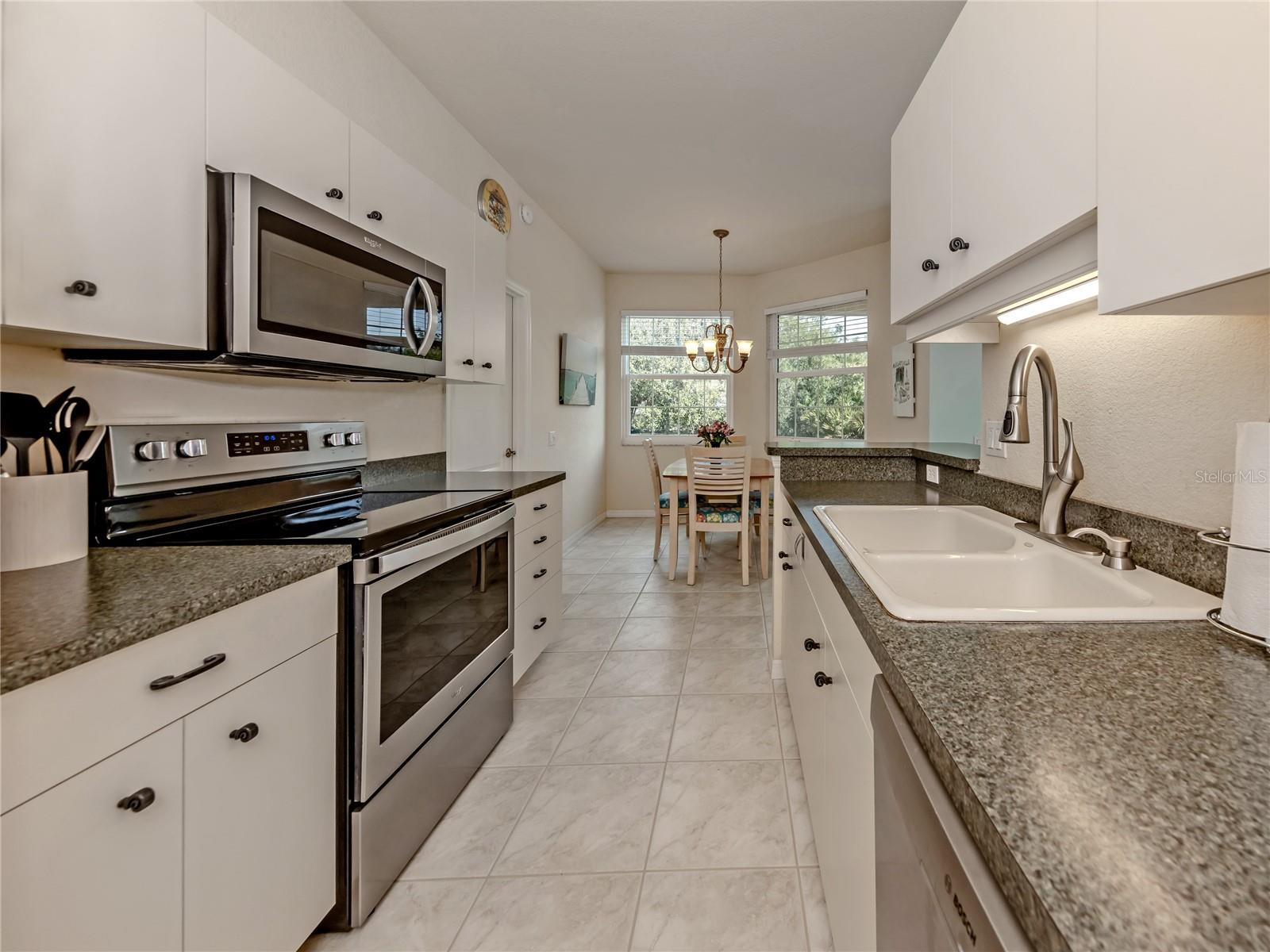 Image 9 of 29 For 902 Casa Del Lago Way 902