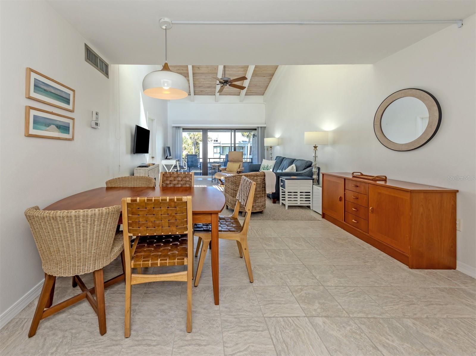 Image 12 of 75 For 1555 Tarpon Center Drive 242