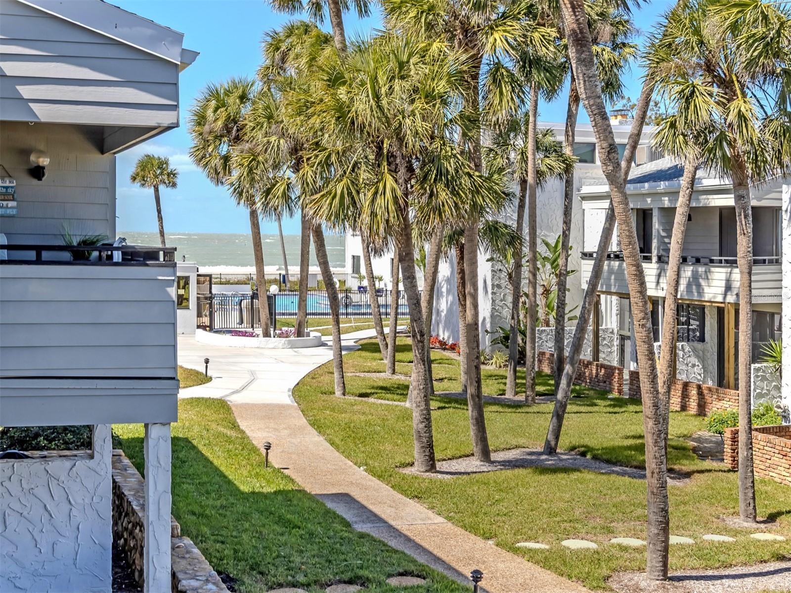 Image 22 of 75 For 1555 Tarpon Center Drive 242