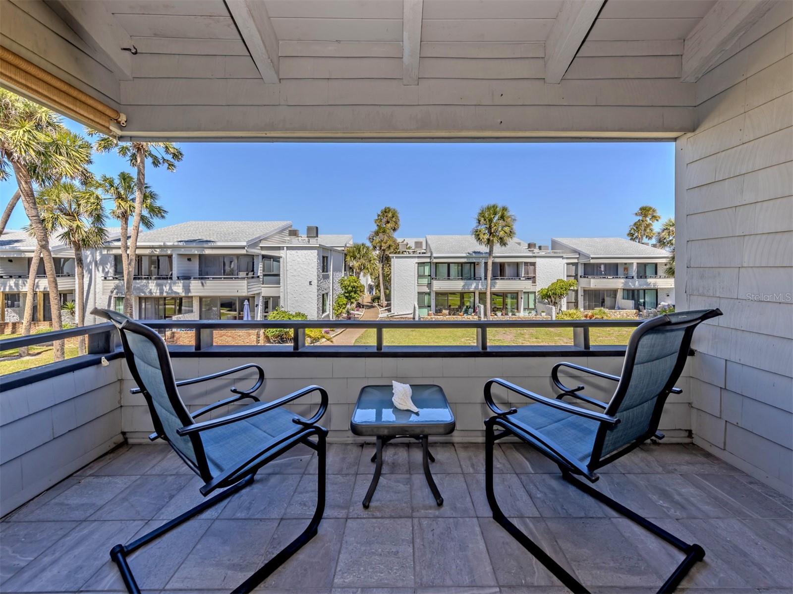 Image 23 of 75 For 1555 Tarpon Center Drive 242