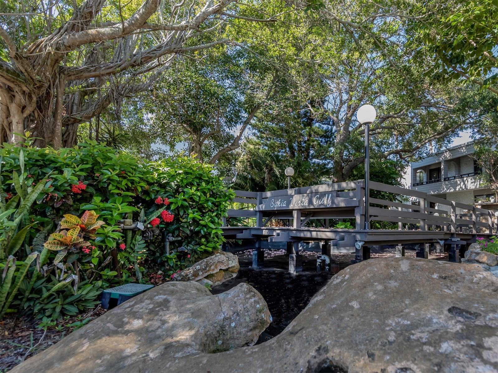 Image 44 of 75 For 1555 Tarpon Center Drive 242