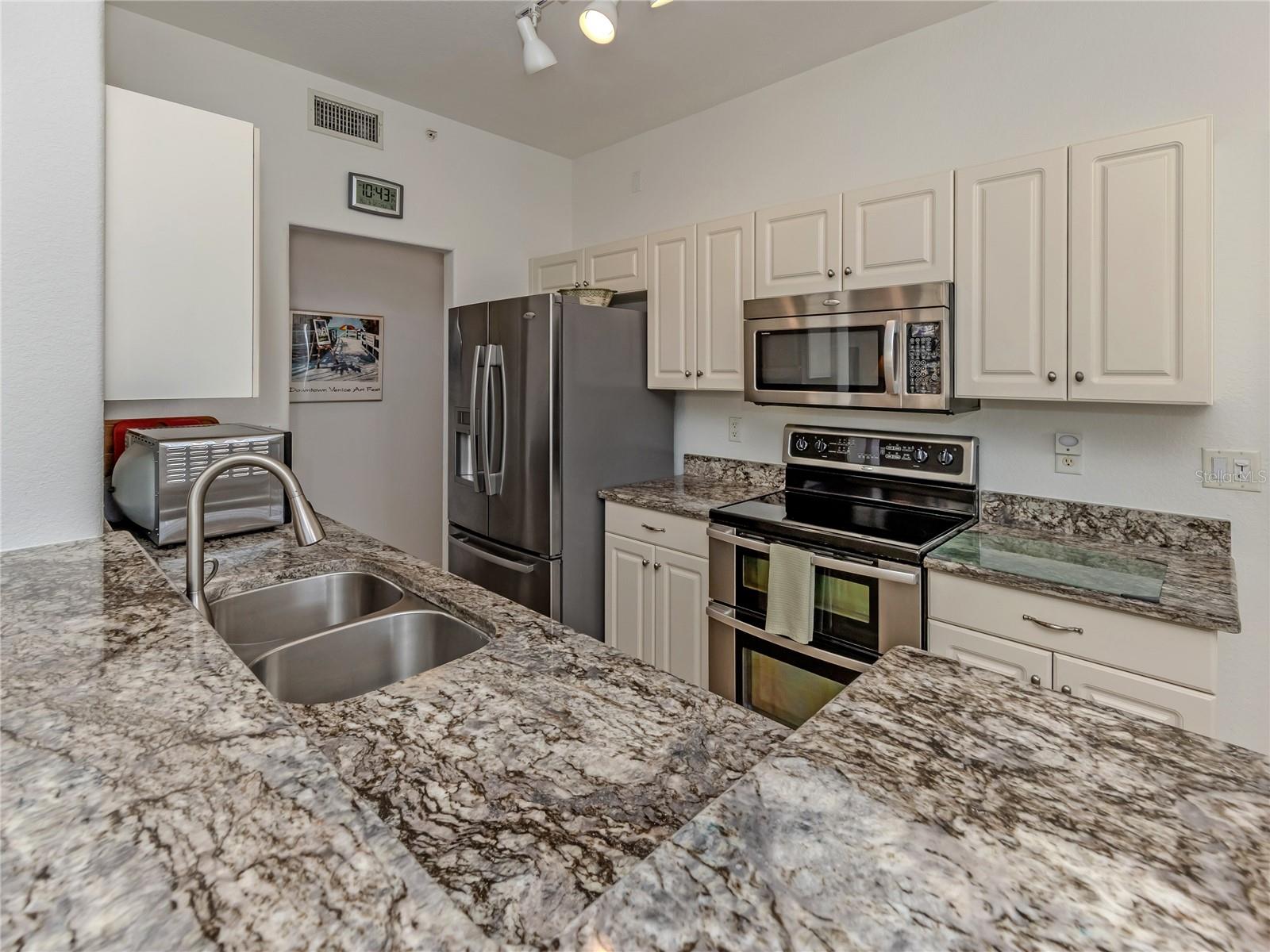 Image 17 of 38 For 1731 Auburn Lakes Drive 24