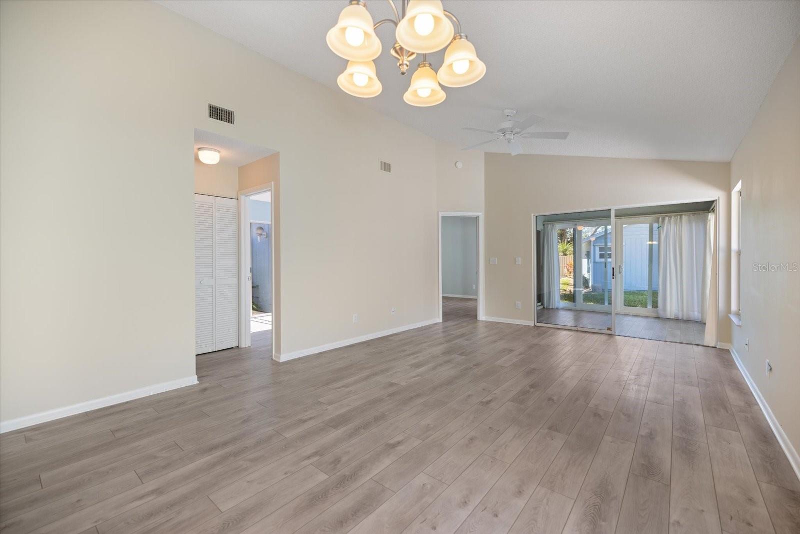 Image 11 of 43 For 856 Chatham Drive 856