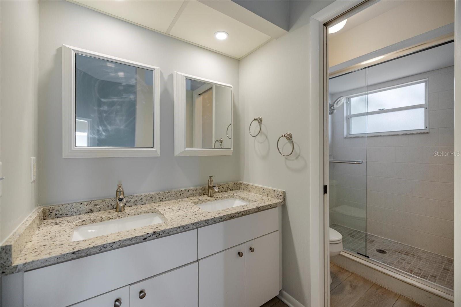 Image 18 of 43 For 856 Chatham Drive 856