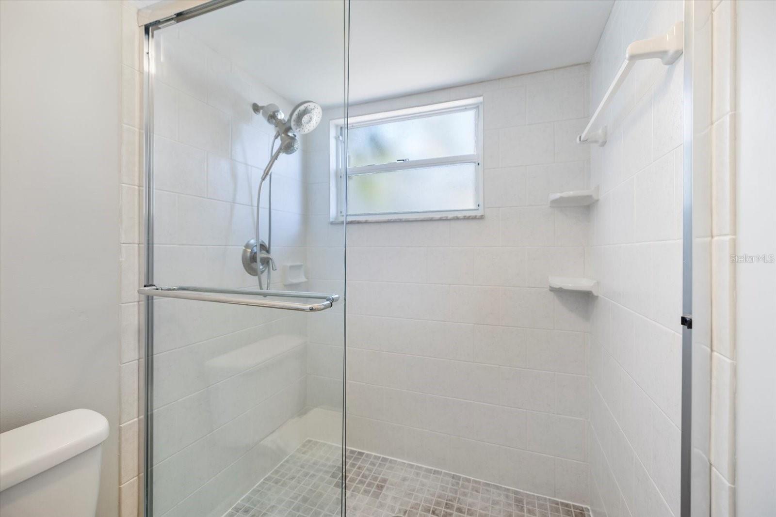 Image 19 of 43 For 856 Chatham Drive 856