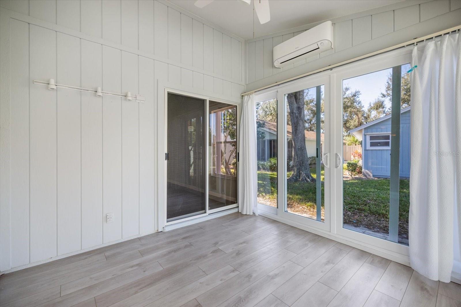 Image 21 of 43 For 856 Chatham Drive 856