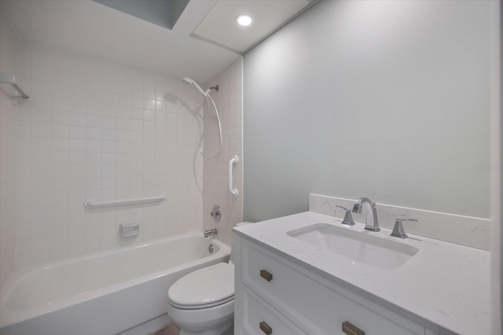 Image 27 of 43 For 856 Chatham Drive 856