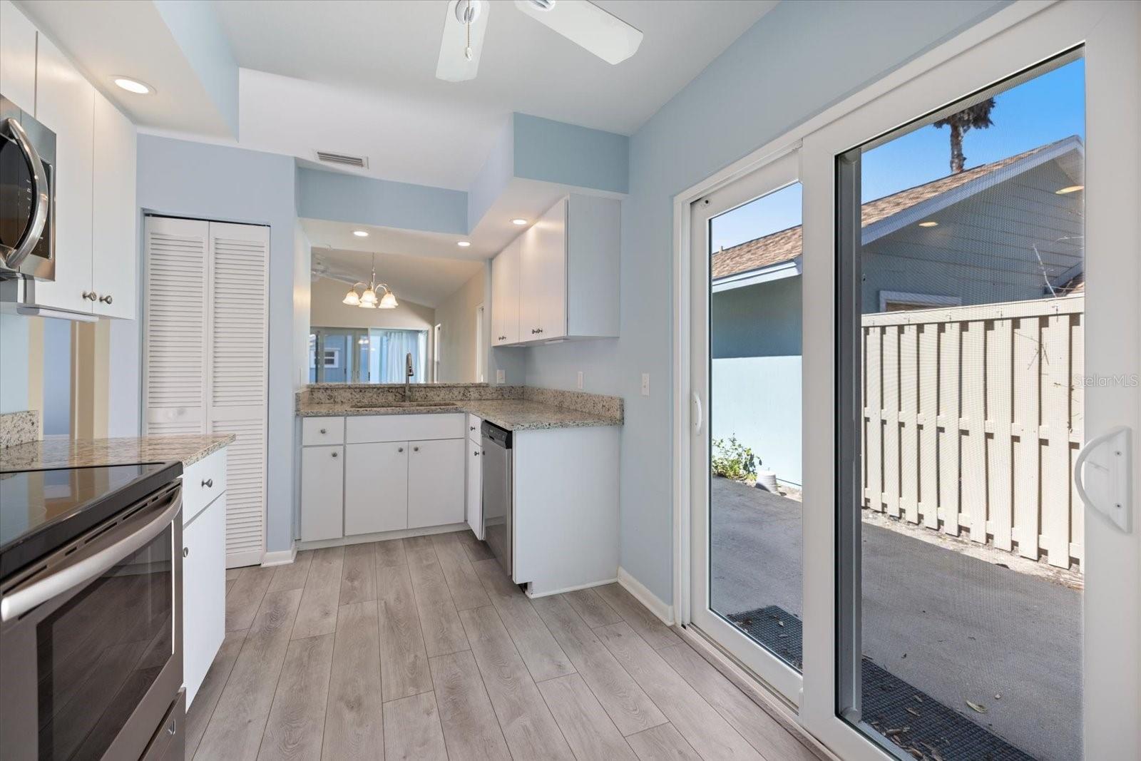 Image 7 of 43 For 856 Chatham Drive 856