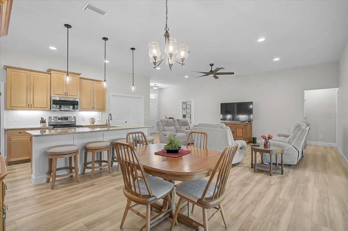 Listing photo id 9 for 4109 Cranberry Boulevard