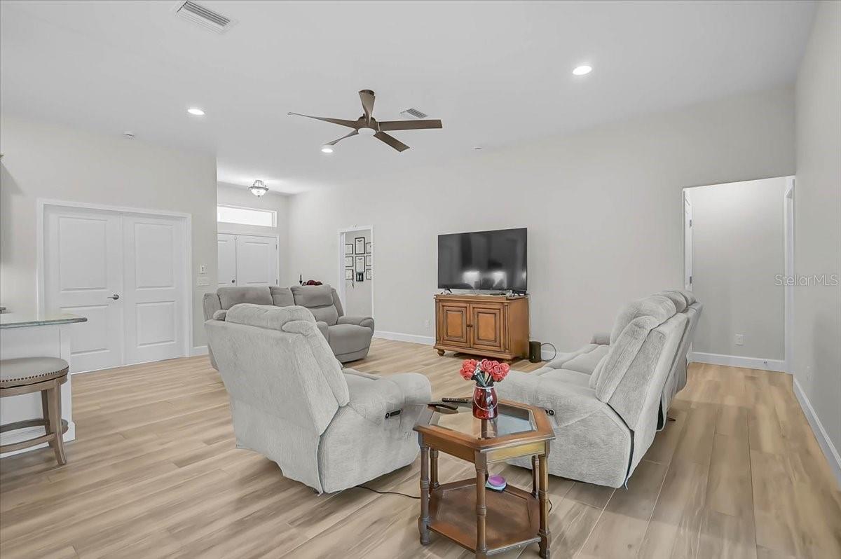 Listing photo id 10 for 4109 Cranberry Boulevard