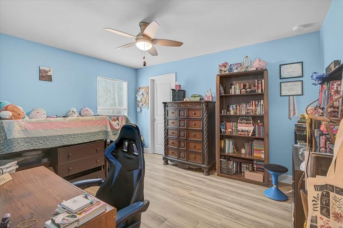 Listing photo id 17 for 4109 Cranberry Boulevard