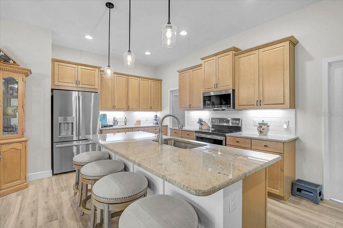 Listing photo id 6 for 4109 Cranberry Boulevard