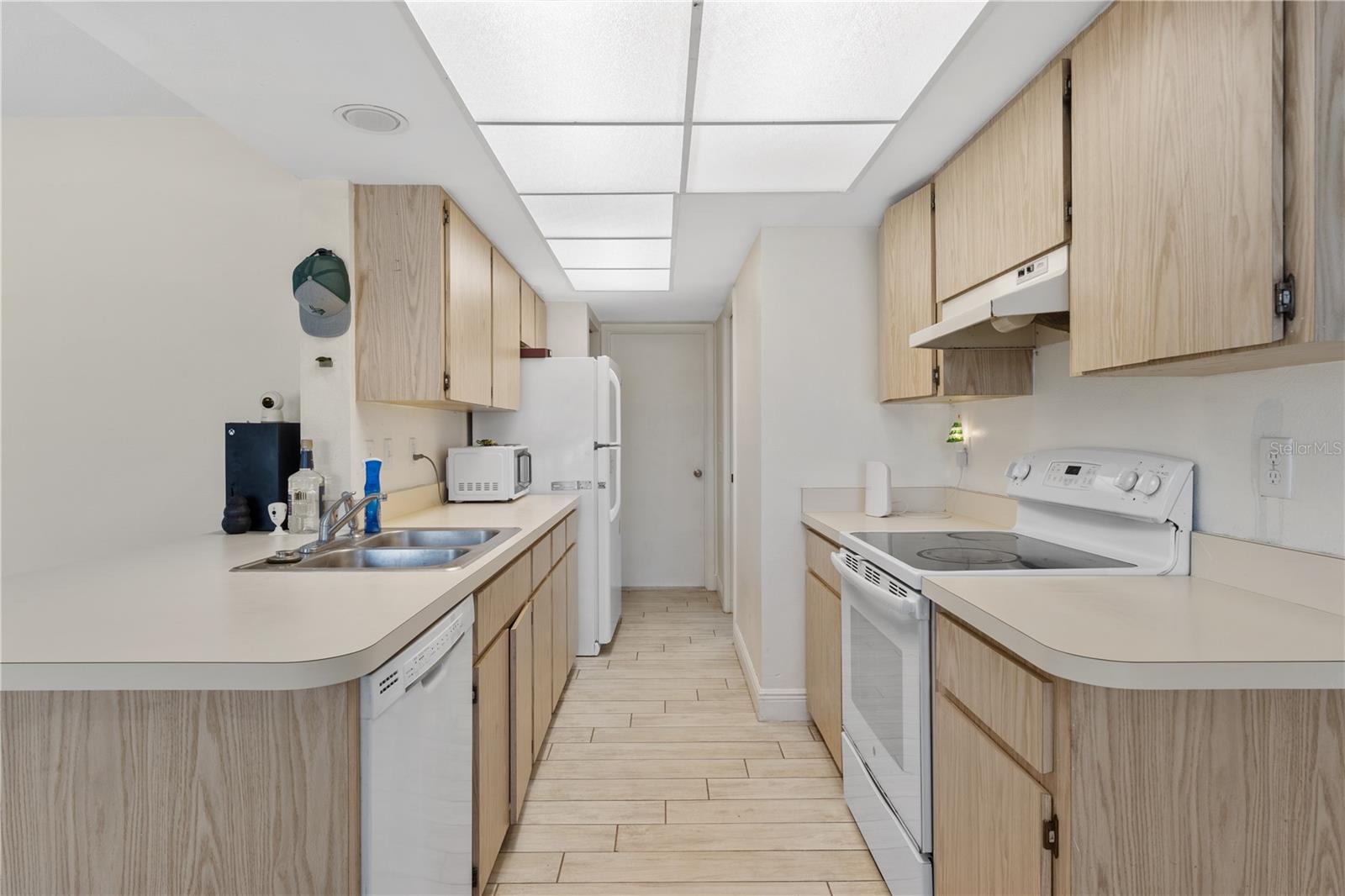 Image 10 of 26 For 401 Nassau Street S