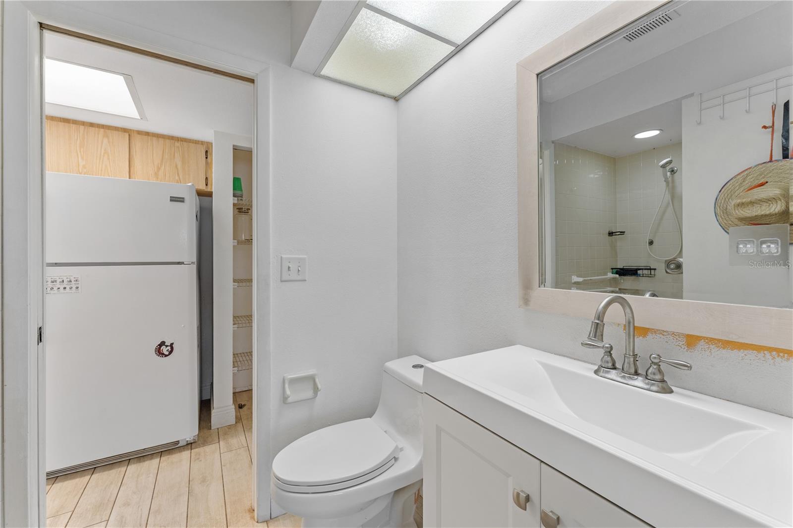 Image 11 of 26 For 401 Nassau Street S