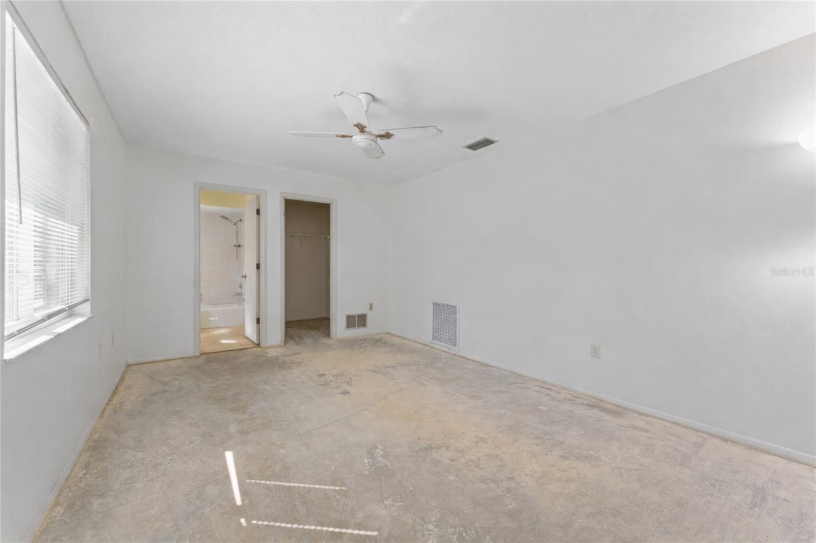 Image 15 of 26 For 401 Nassau Street S