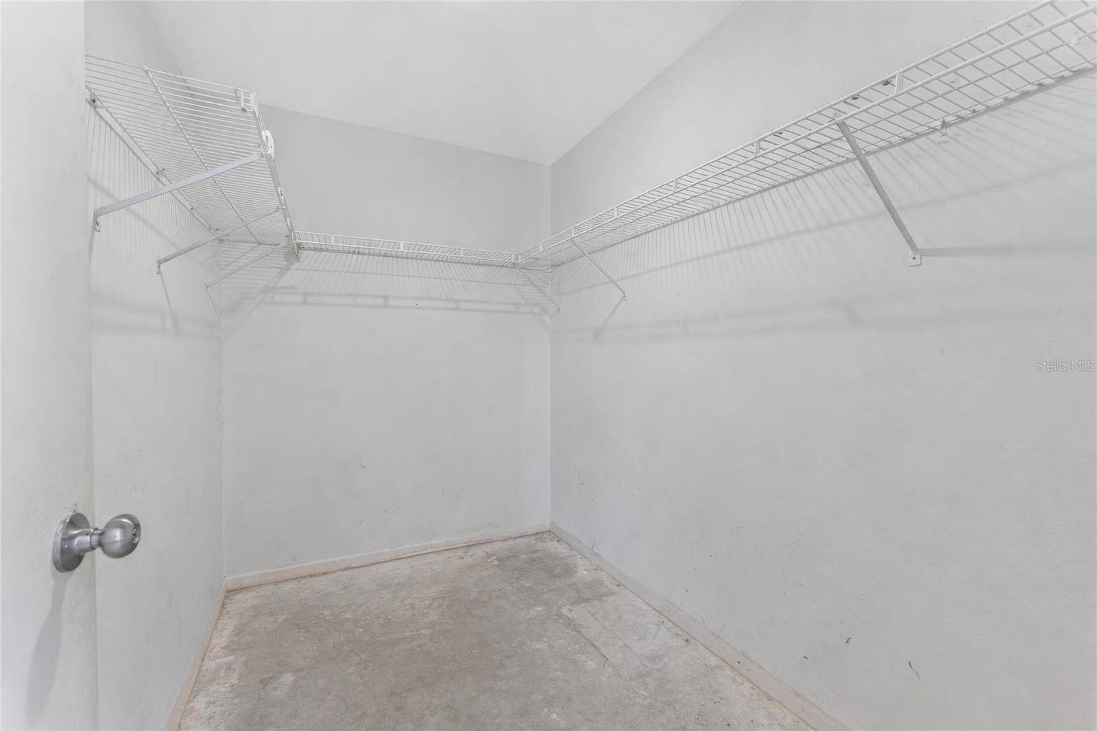 Image 17 of 26 For 401 Nassau Street S