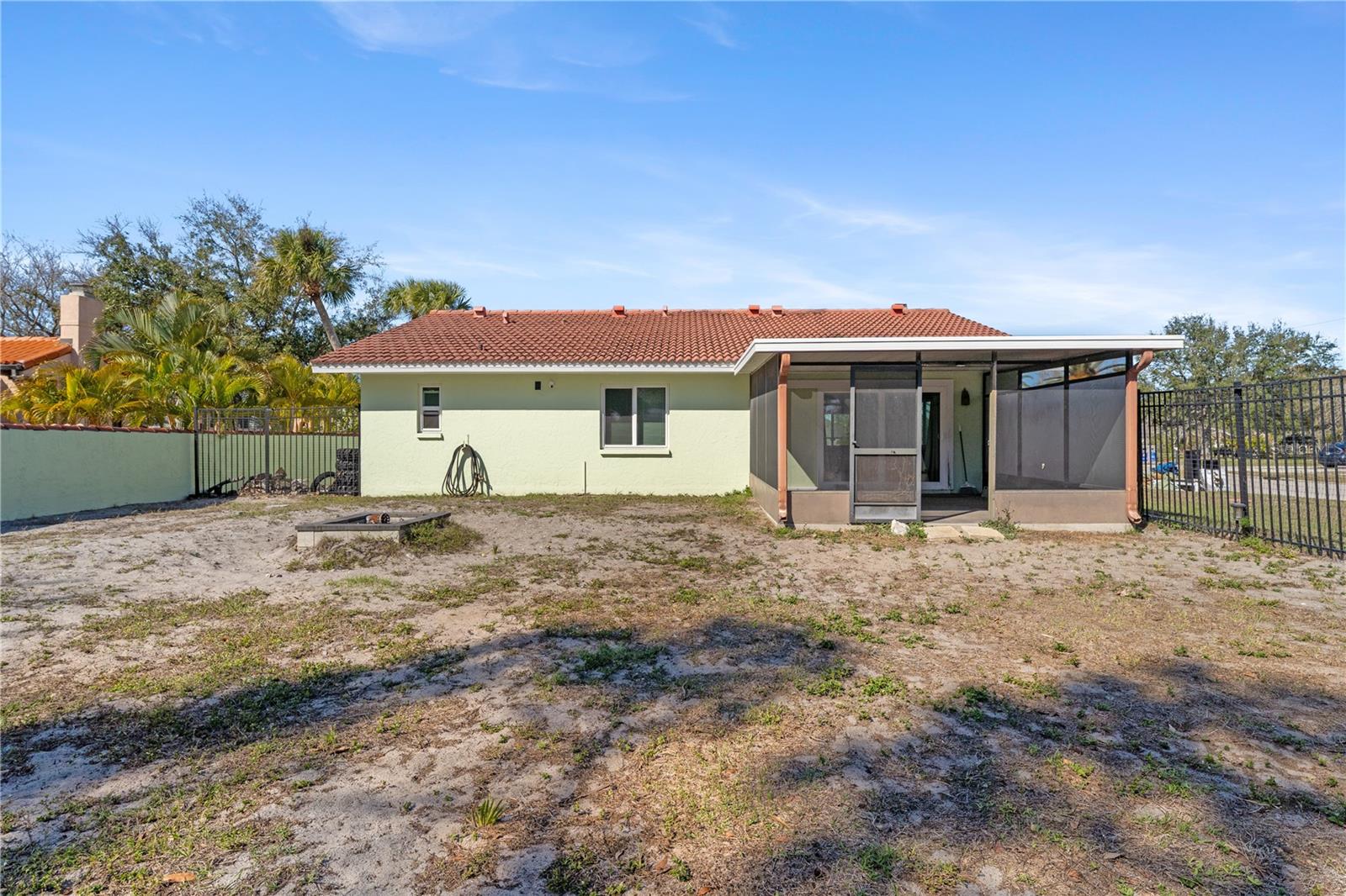 Image 24 of 26 For 401 Nassau Street S