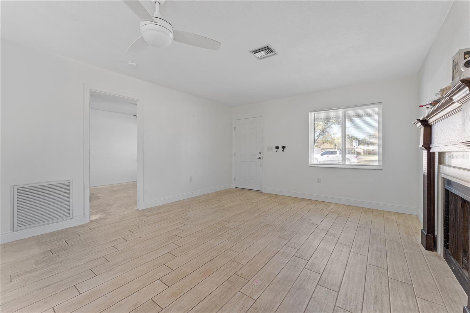 Image 6 of 26 For 401 Nassau Street S