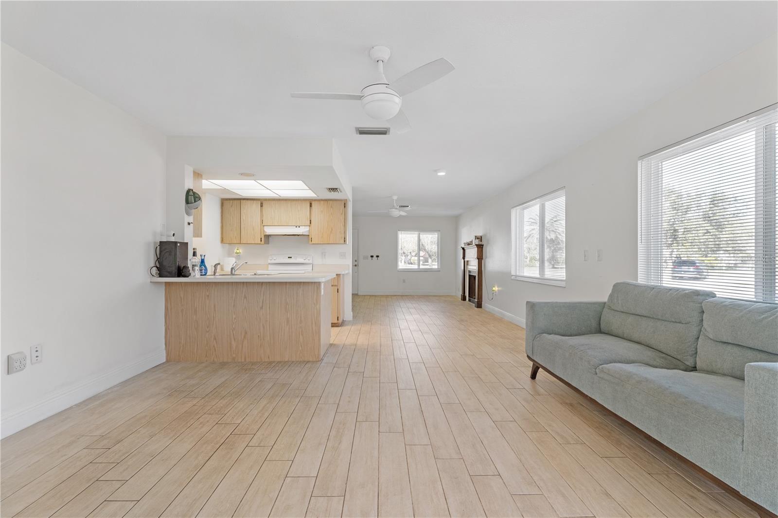 Image 8 of 26 For 401 Nassau Street S