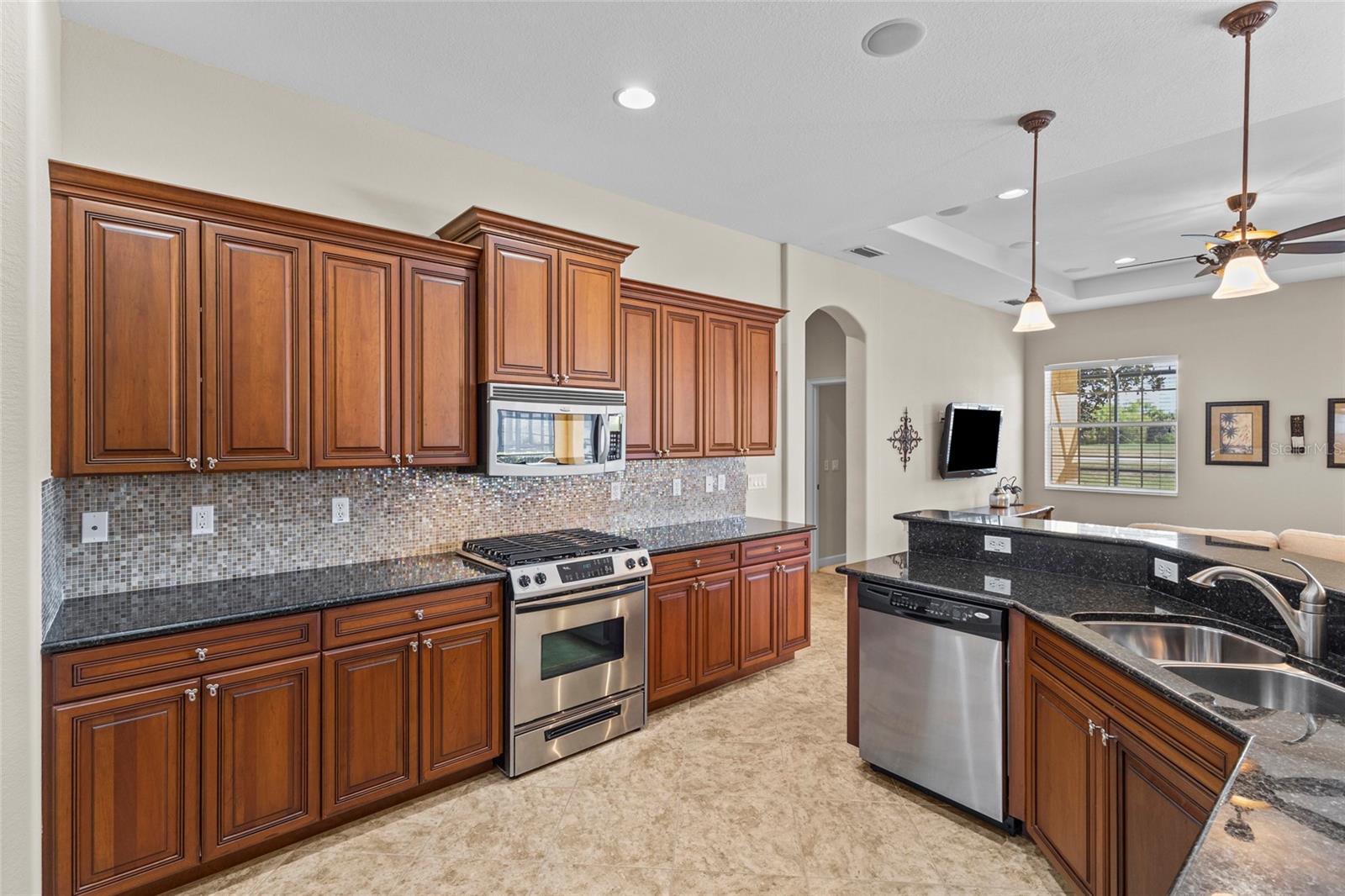 Listing photo id 8 for 214 Martellago Drive